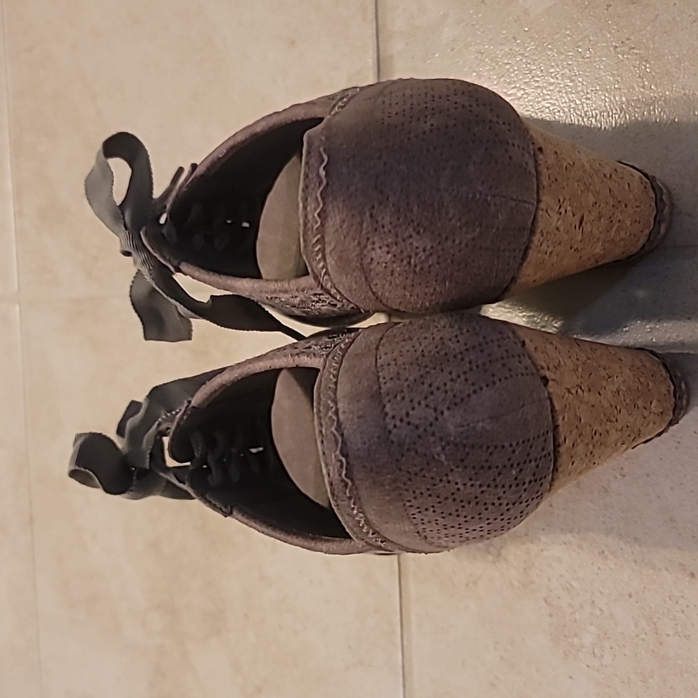 Sandals - Picture 3 of 3